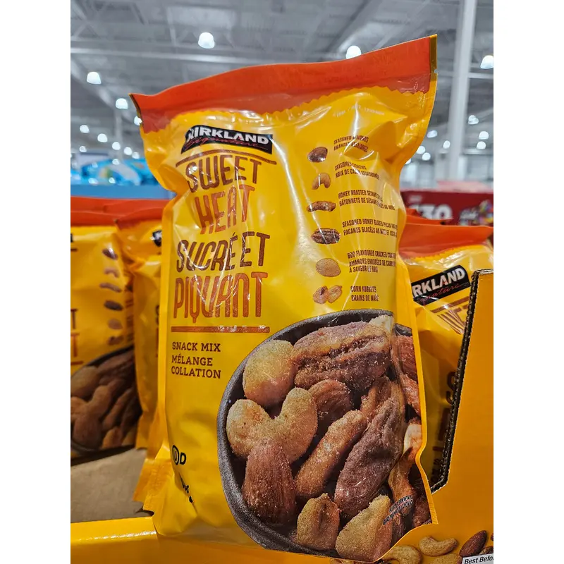 Kirkland Signature Sweet Heat Snack Mix - 1x 680 Grams